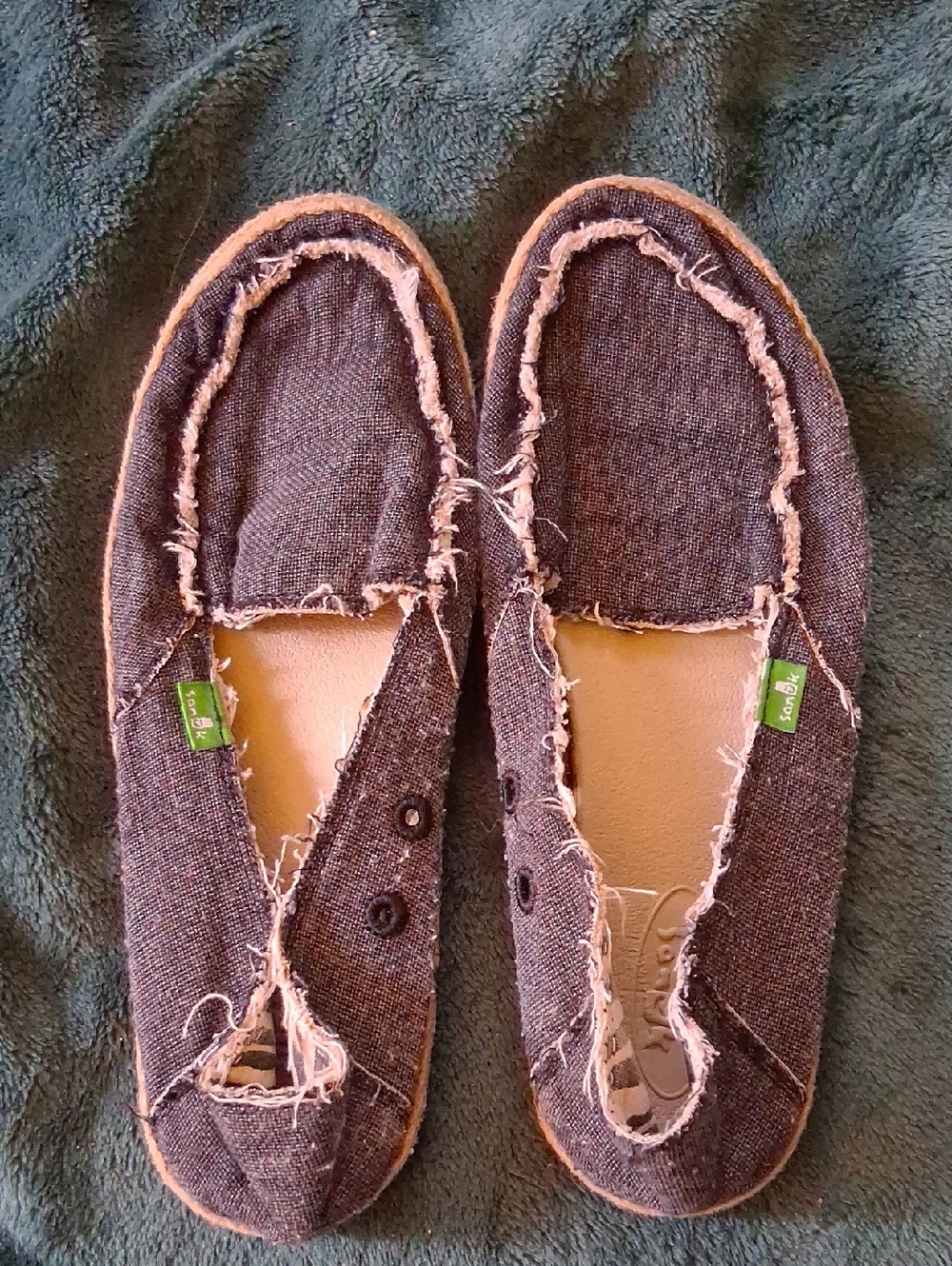 Sanuk Womens Frayed Slip-On Flats in Dark Denim Blue
